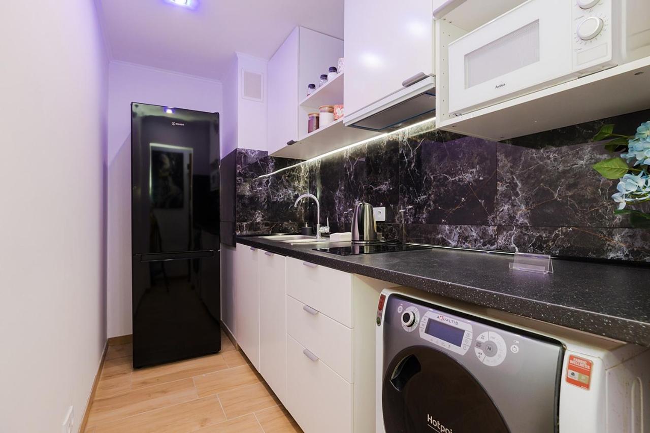 Unitapartaments Short Rent Apartment In Warsaw By Metro Station Rondo Onz Apart With 3Bedrooms 23 Exterior foto